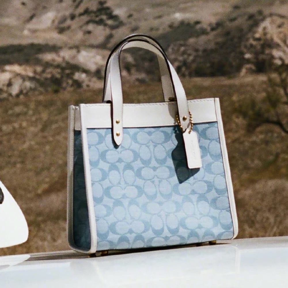 Coach Field Tote 22 In Signature Chambray